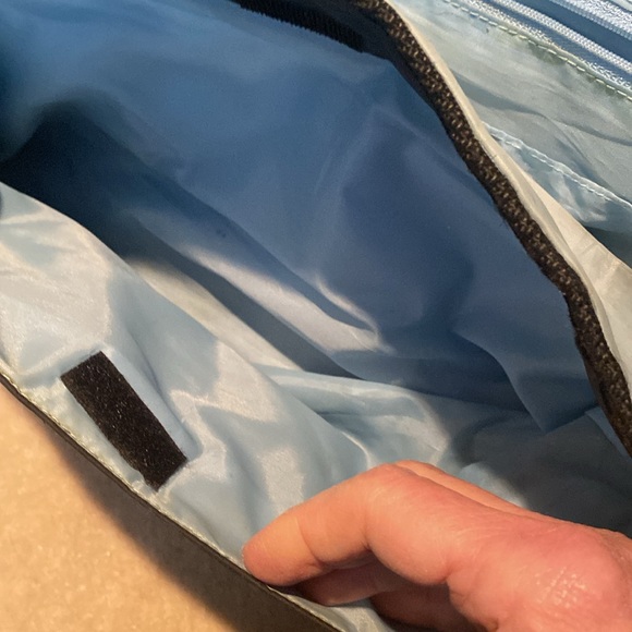 Mudd Vintage Messenger Bag. well-loved - Picture 6 of 12